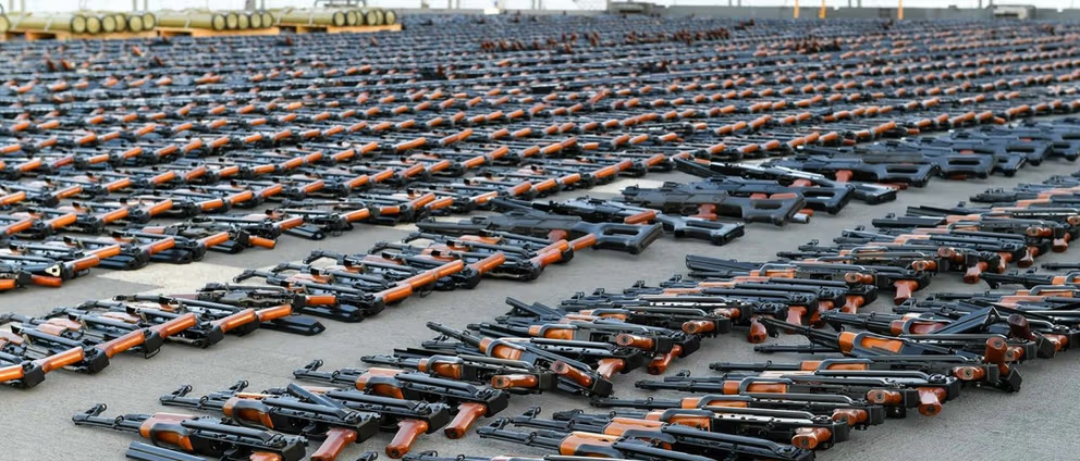 نیروهای یمنی یک کشتی حامل سلاح ایرانی به مقصد حوثی‌ها را توقیف کردند