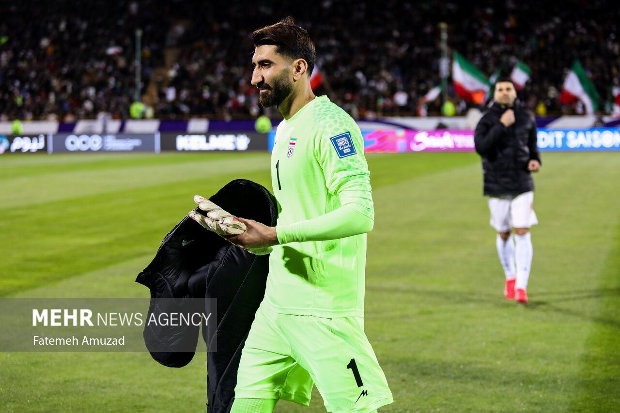 سقوط علیرضا بیرانوند روی سکوها‌ی آزادی