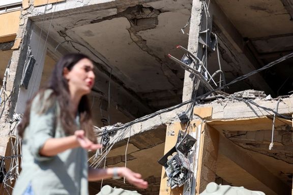 ویرانههای به جا مانده از یک ساختمان در پی حمله اسرائیل به بیروت، ۱۴ آبان