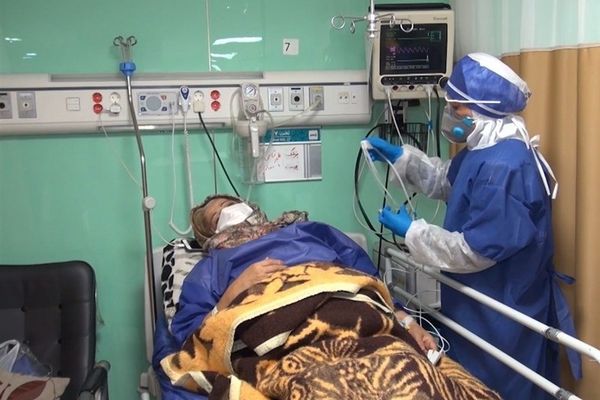 Another Wave Of Covid-19 Will Hit Iran In Weeks As Omicron Cases Surge