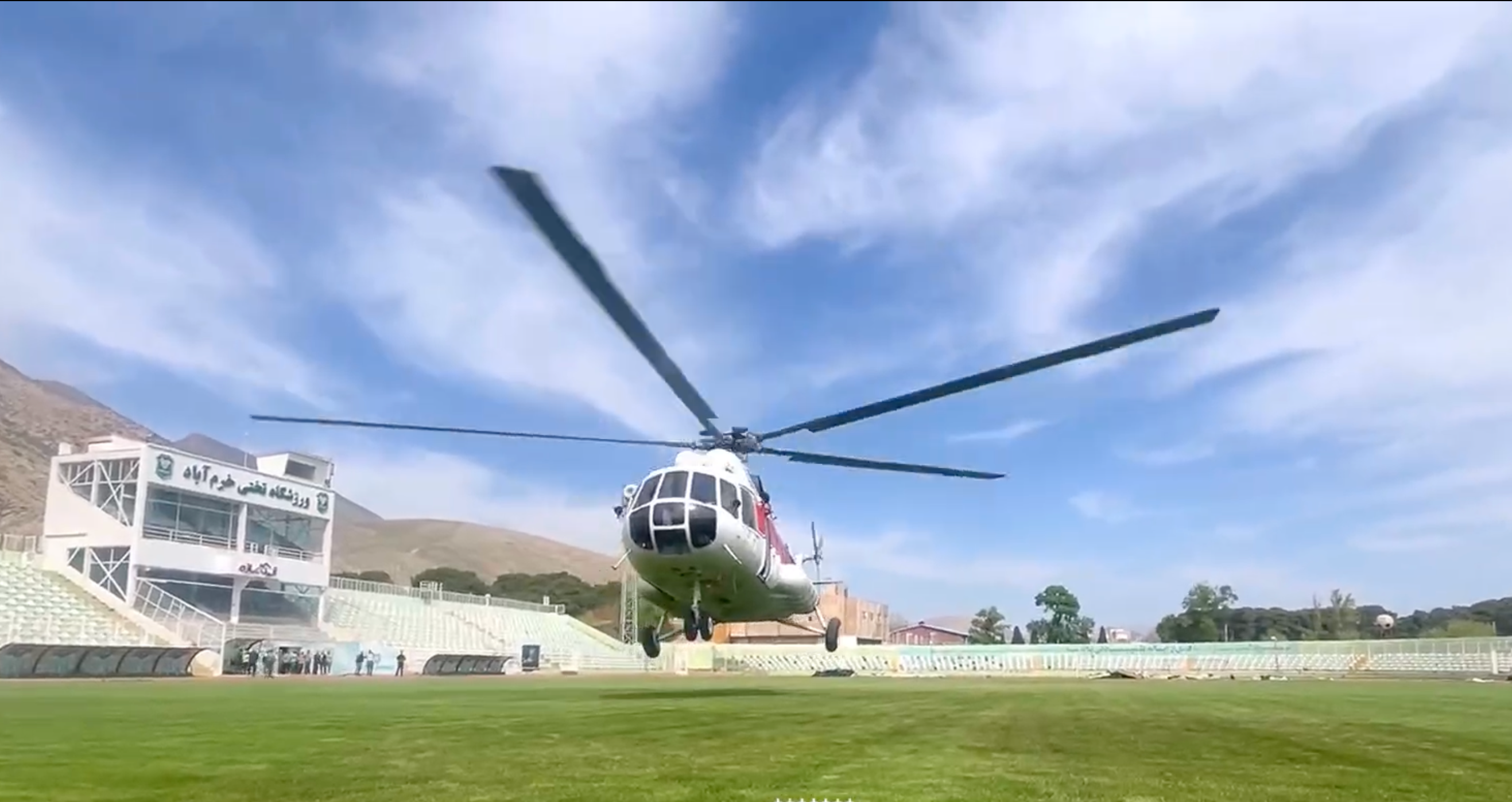 خشک‌کردن چمن با بالگرد امداد؛ فرمانده نظامی برکنار نشد، ۲ مدیر هلال‌احمر لرستان عزل شدند