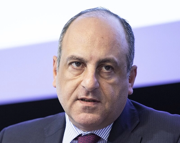 برلماني لبناني يحذّر من دخول 130 ألف إيراني وسوري سرًا إلى بيروت بعد سقوط الأسد