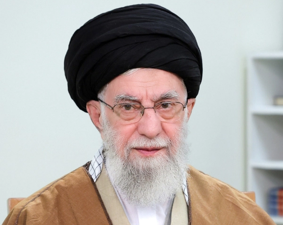 معاون دولت خاتمی: نگاه دنیا به دهان خامنهای دوخته شده است