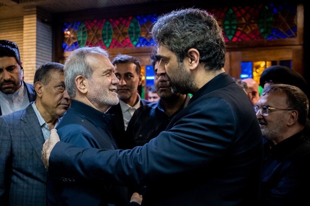معاون دفتر پزشکیان: اقتصاد آسیب دیده اما نباید از دولت انتظار معجزه داشت