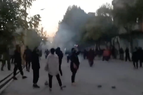 Iran’s 52nd Day Of Unrest: Arrests, Mournings, And Civil Disobedience