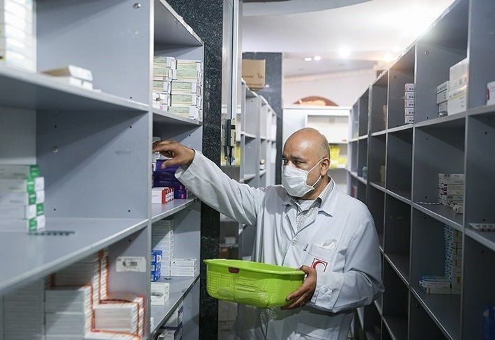 عضو کمیسیون بهداشت مجلس: با حذف ارز ۴۲۰۰ تومانی، قیمت داروهای وارداتی پنج برابر خواهد شد