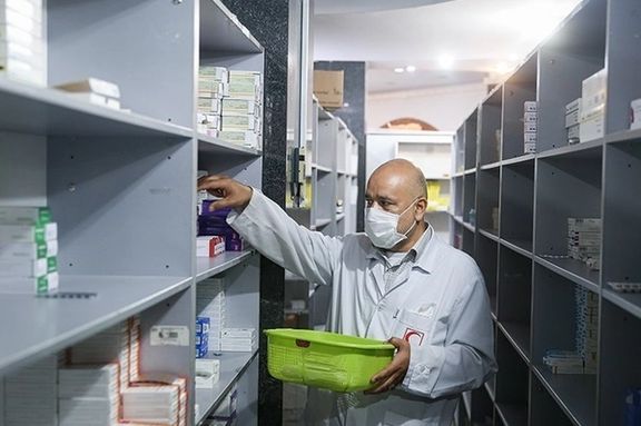 عضو کمیسیون بهداشت مجلس: با حذف ارز ۴۲۰۰ تومانی، قیمت داروهای وارداتی پنج برابر خواهد شد