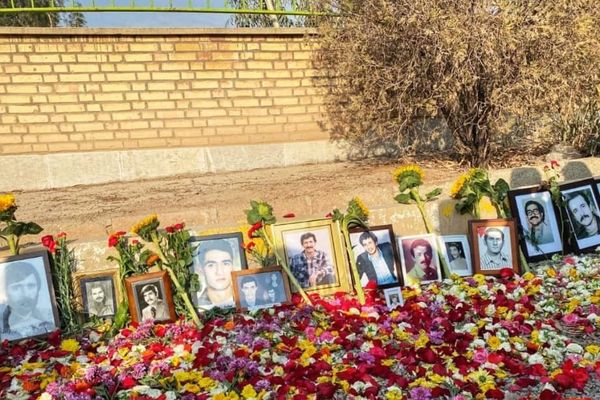 الأمن الإيراني يمنع عائلات السجناء السياسيين "معدومي الثمانينيات" من زيارتهم بمقبرة خاوران