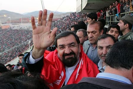 محسن رضایی: فقط با دفاع به نتیجه نمیرسیم باید حمله و پیشروی کنیم