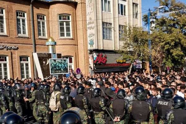 Families Of Iran Protest Victims Vow to Continue Fight for Justice