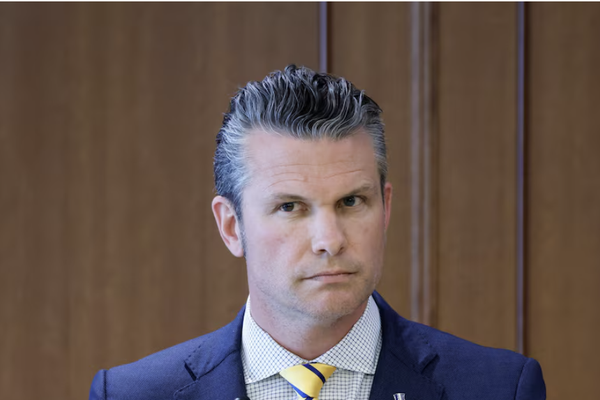 وزیر جنگ آمریکا: ما تازه شروع کردهایم و موجهای بیشتری از حملات در راه است