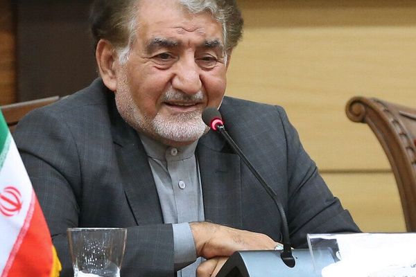 رییس اتاق بازرگانی ایران: عبور قیمت دلار از ۱۰۰ هزار تومان ناشی از جو روانی است