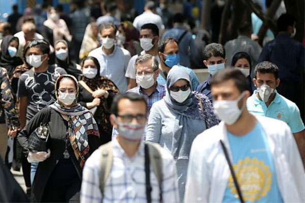 واکنش انتقادی گسترده مخاطبان ایران‌اینترنشنال به نظرسنجی روزنامه ایران و «آسایش ۷۰درصدی»  