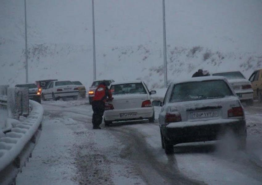 برف و کولاک در ۲۲ استان ایران؛ کشته شدن پنج نفر بر اثر بهمن و تصادف‌ زنجیره‌ای