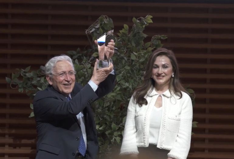 جایزه بیتا برای معمار شهیاد؛ برجی که نامش آزادی است و مردمش در بند