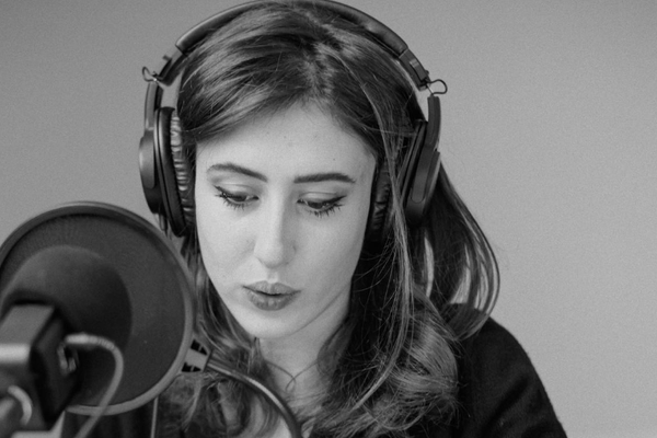 الصحافية الإيطالية تشيشيليا سالا... أحدث ضحية لـ46 عامًا من احتجاز الرهائن في إيران