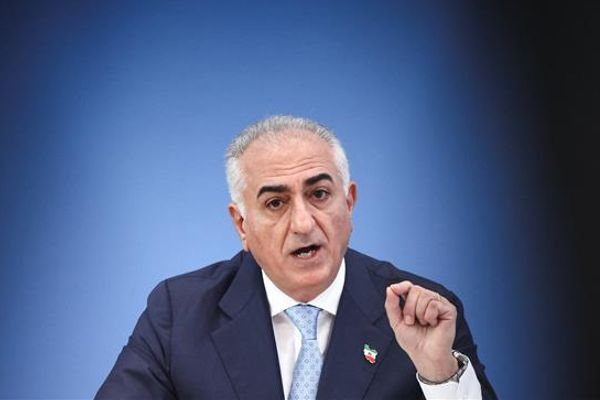 شاهزاده رضا پهلوی: رژیم از داخل در حال فروپاشیدن است