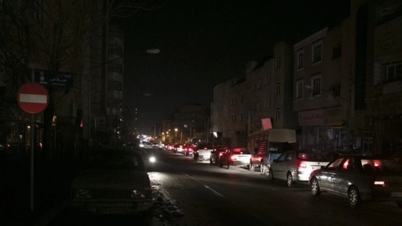 عضو کمیسیون انرژی مجلس: اگر مازوت نسوزانیم راهی جز قطع کردن برق نداریم