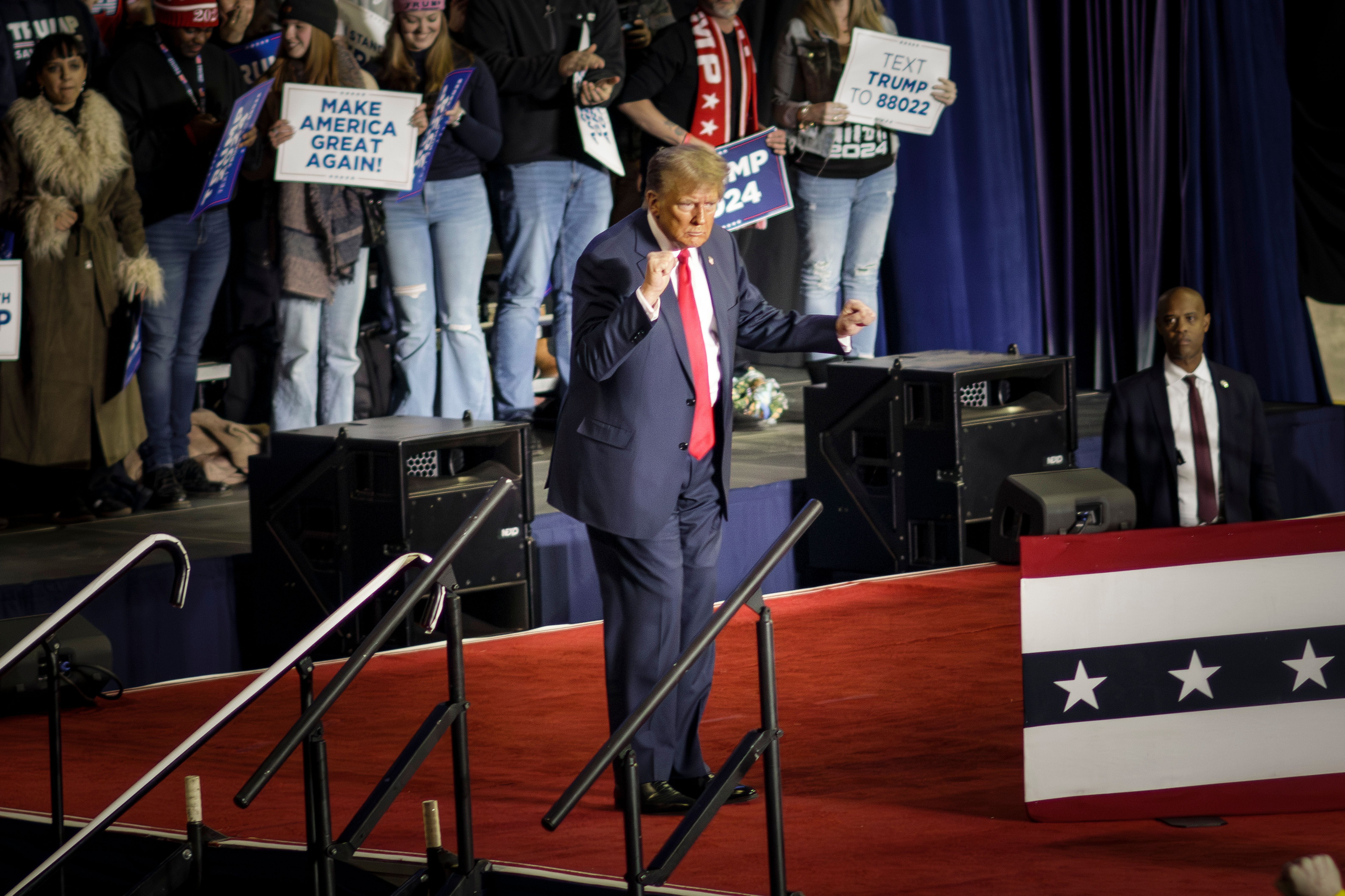 ترامپ در انتخابات مقدماتی حزب جمهوری‌خواه در ایالت نیوهمپشایر پیروز شد