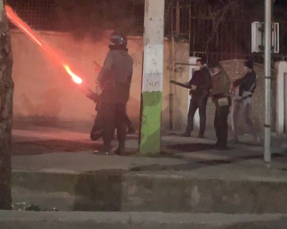 پیام مخاطب از رشت: ماموران به کسانی که قصد کمک به مجروحان را داشتند، شلیک میکردند