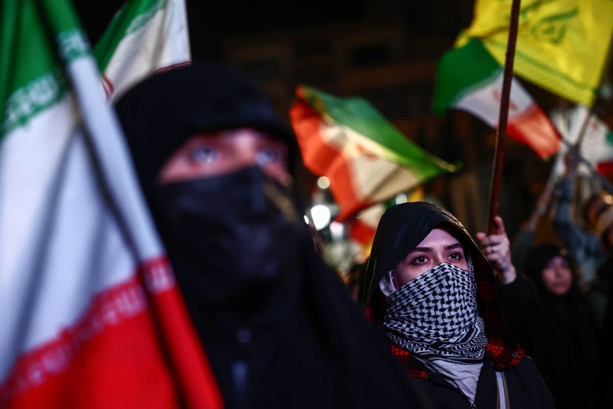 Calls for secrecy in Tehran reflect divisions over US talks