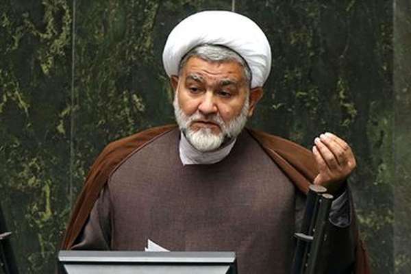 Iranian Lawmaker Says Tehran Might Close Hormuz If US Intervenes