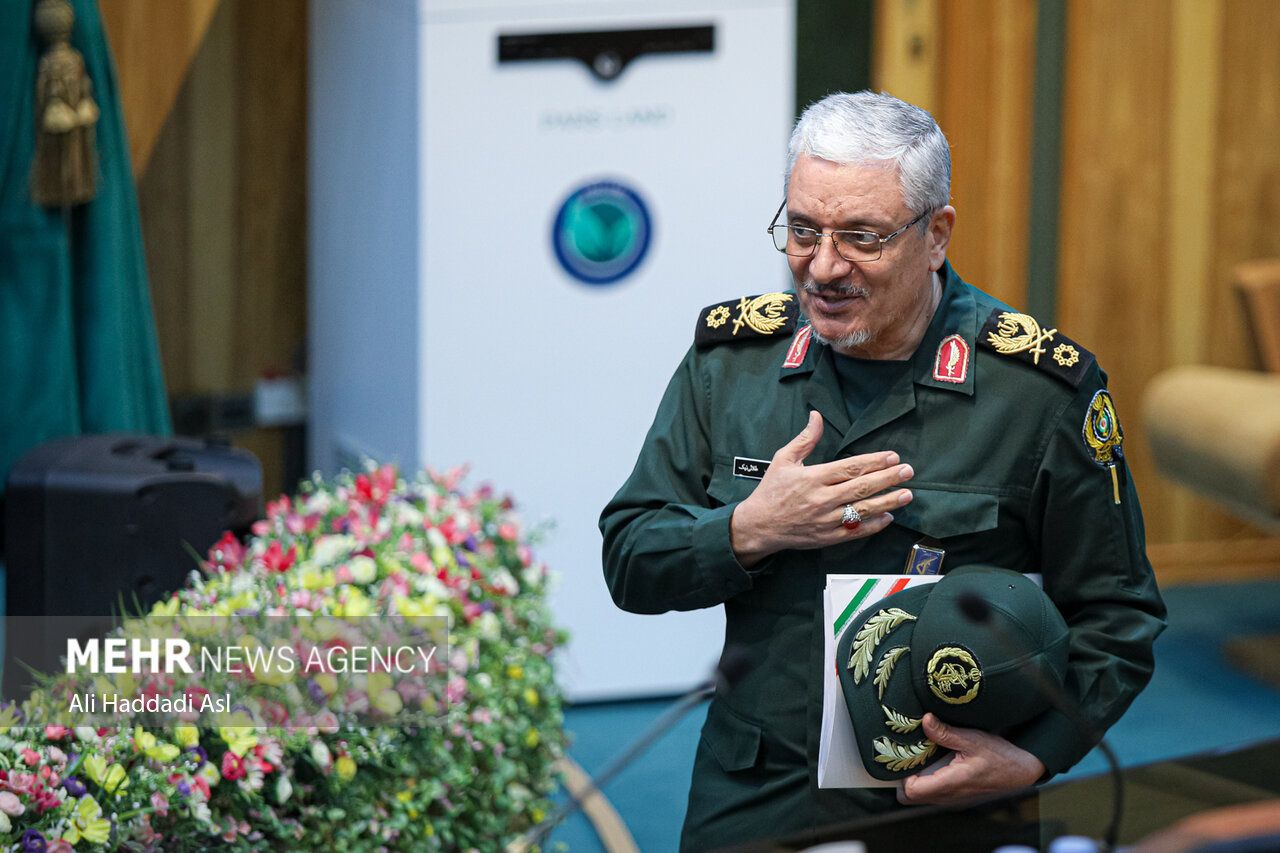 سخنگوی وزارت دفاع: حملات تا دریافت «خون‌بهای» خامنه‌ای ادامه دارد