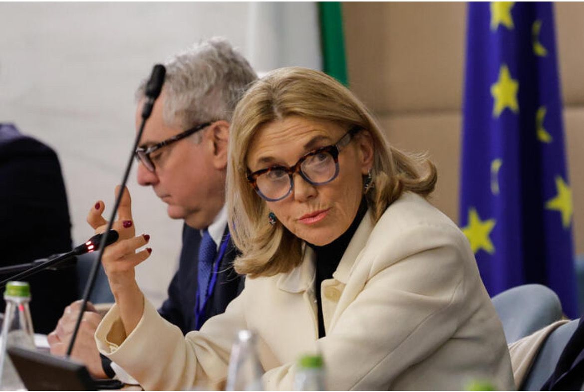 روزنامه چاپ میلان: رییس سازمان اطلاعاتی ایتالیا به دلیل پرونده چچیلیا سالا استعفا کرد