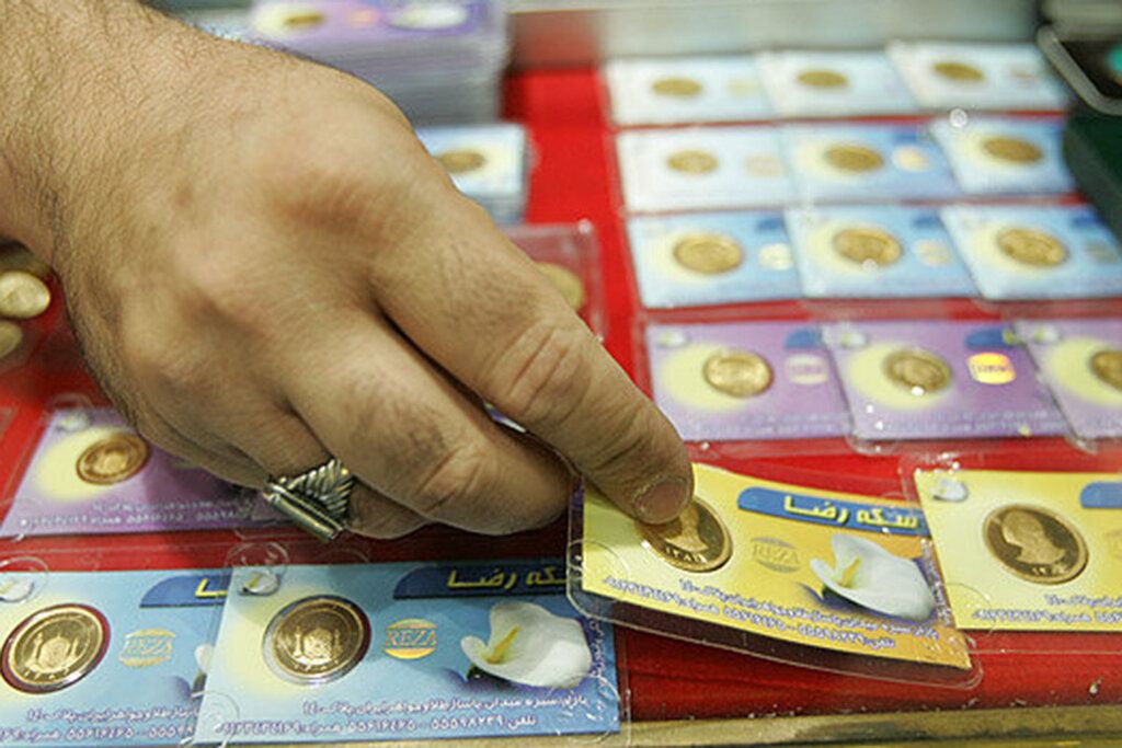 بعد إعادة "الضغط الأقصى".. سعر الدولار في إيران 86 ألف تومان والإسترليني 107 آلاف 