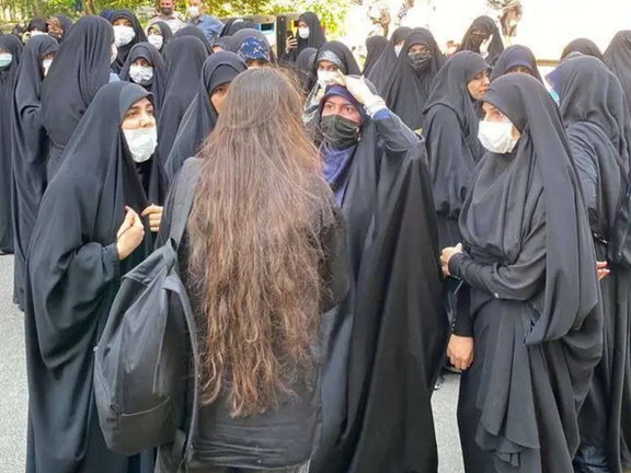 یک دانشجوی دانشگاه بهشتی: برای عکسهای اینستاگرام دانشجویان پرونده تشکیل دادهاند