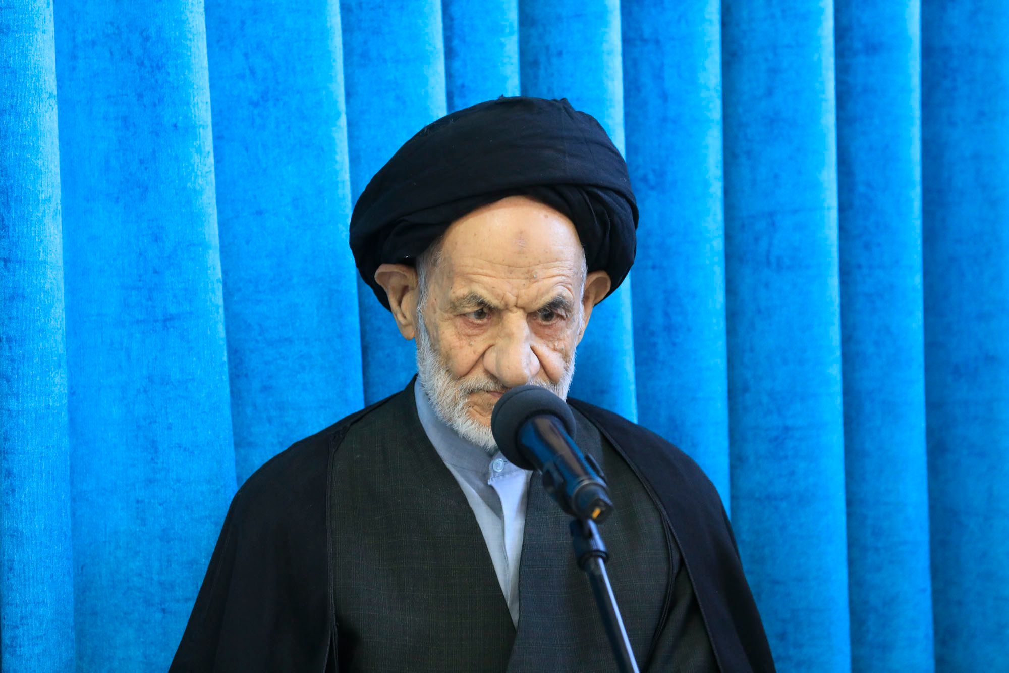 نماینده خامنه‌ای در خراسان جنوبی: در تمدن اسلامی، اقتصاد یک مسئله حل‌شده است