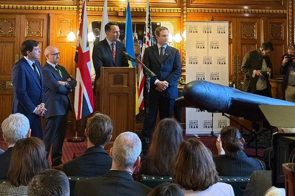 اتحاد علیه ایران هستهای لاشه یک پهپاد شاهد-۱۳۶ را در پارلمان بریتانیا به نمایش گذاشت