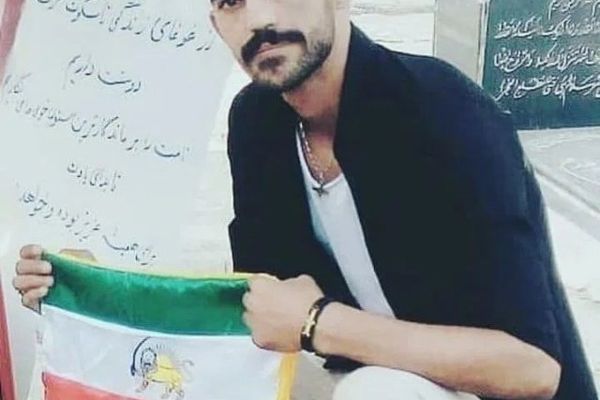 حرمان سجين سياسي إيراني من العلاج رغم إصابته بعدوى خطيرة