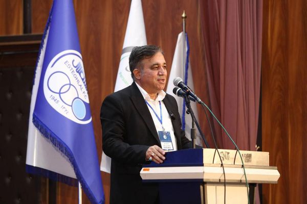 پاسخ تاجرنیا به فتحاللهزاده: سکوت کنید، ساپینتو فرمانده استقلال در میدان نابرابر لیگ است