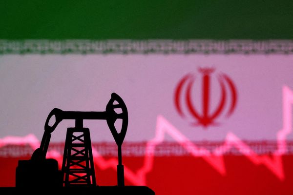 Iran's oil exports drop amid China energy shift and Trump comeback