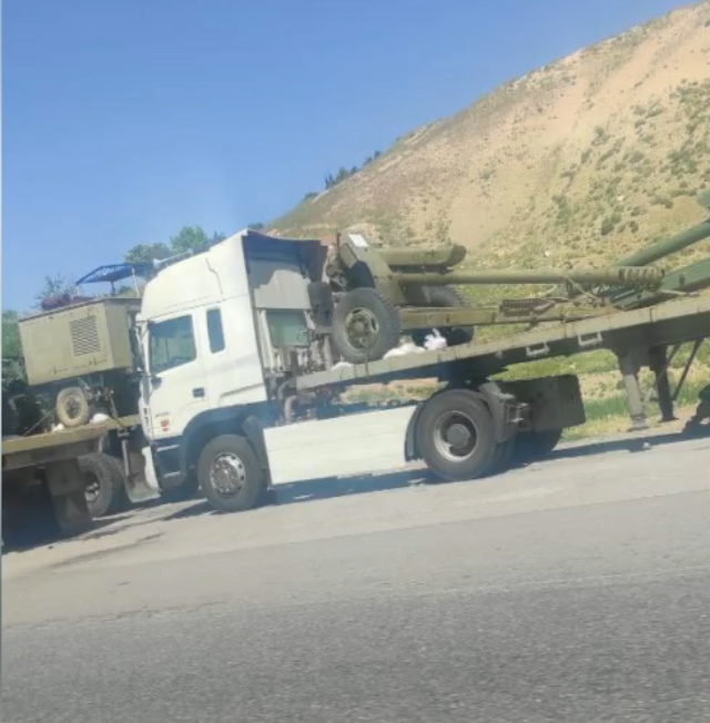 هه‌نگاو از ارسال تجهیزات جنگی و نیروهای حکومتی به کردستان و اختلال در اینترنت آنجا خبر داد