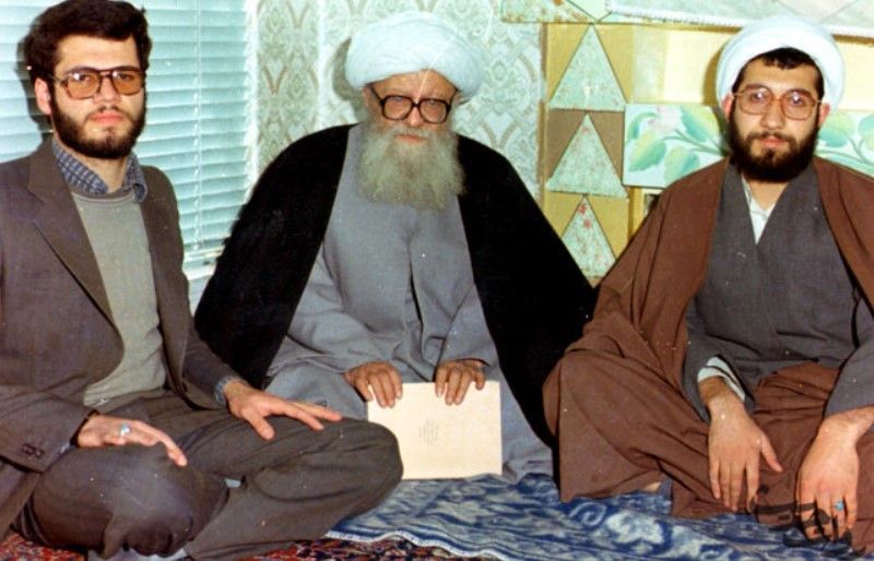 لاریجانی‌ها فرزندان میرزا هاشم آملی هستند که سال ۱۳۷۱ درگذشت