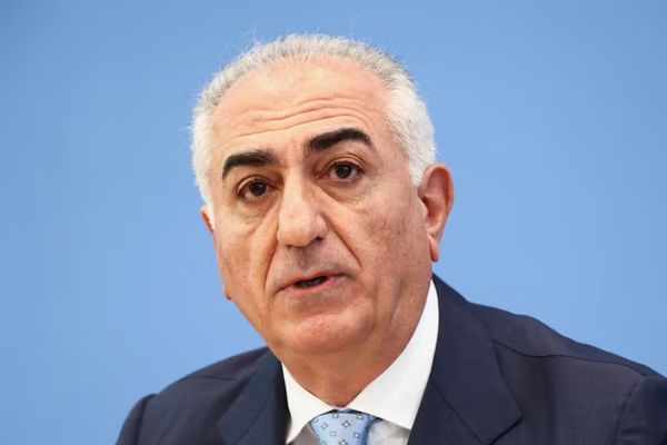 شاهزاده رضا پهلوی: اروپا باید بین یک رژیم خطرناک رو به احتضار و یک ایران آزاد انتخاب کند
