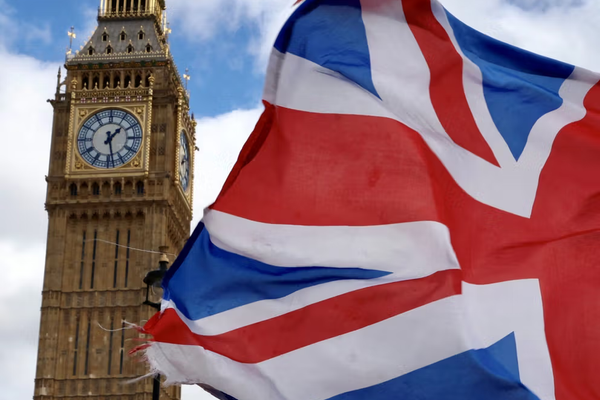 "التلغراف": إيران تسعى إلى اعتقال عناصر من أجهزة الاستخبارات البريطانية