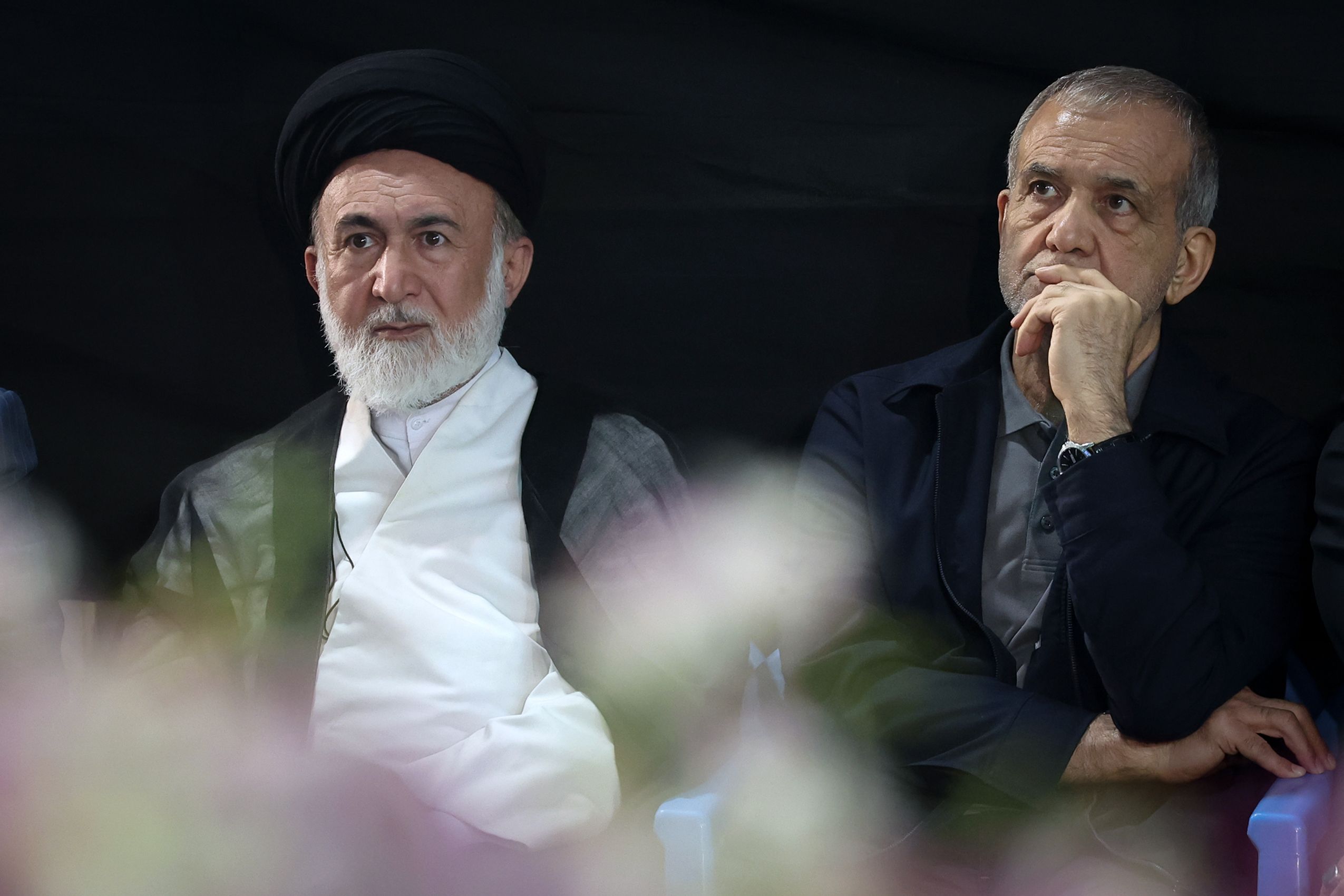 نگرانی پزشکیان از نارضایتی عمومی: اعتراض‌های خیابانی ابهت ما را فرو می‌ریزد