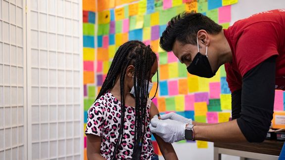 مرکز جلوگیری از بیماریهای آمریکا با ارائه واکسن کرونا به کودکان زیر پنج سال موافقت کرد