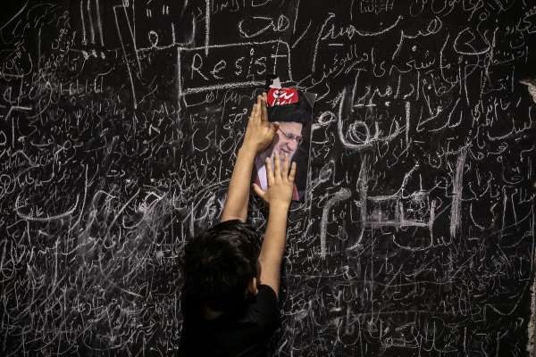 Khamenei funeral struggles to stay on script