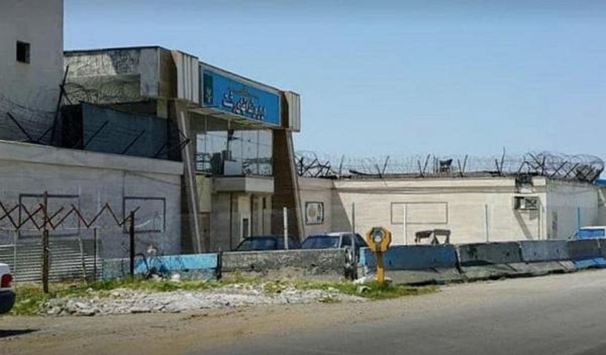 بينهم 4 محكومون بالإعدام.. احتجاز 26 سجينًا سياسيًا بسجن لاكان في إيران 