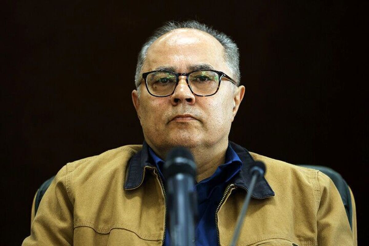 پزشکیان معاون پارلمانی خود را در پی سفرش به قطب جنوب در تعطیلات نوروزی برکنار کرد