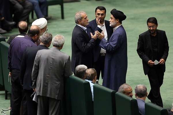 Chaos and divisions shake Iran's ultra-hardliner camp