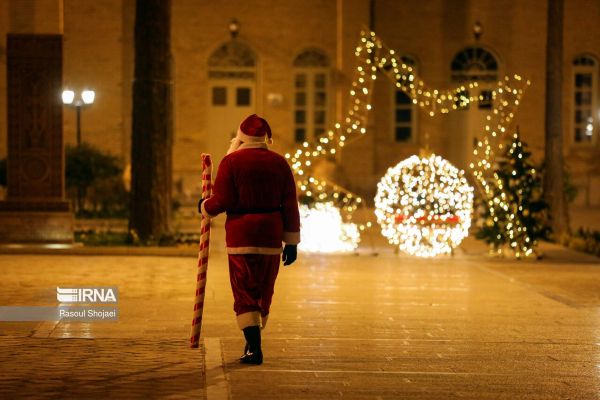 Hundreds Try To Enter Church In Iran To Celebrate Christmas