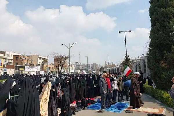 ‘Super-revolutionaries’ challenge Khamenei over hijab