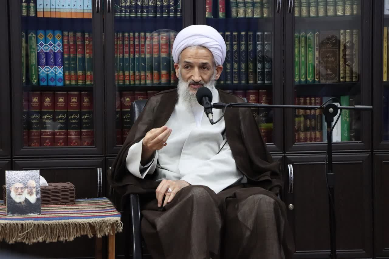 ممثل خامنئي يدعو لتحويل إيران إلى "مجتمع استخباراتي من 90 مليون نسمة"