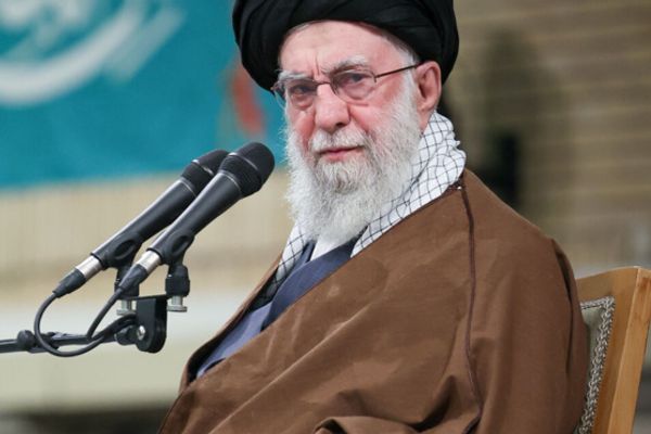 خامنئي: البعض يكرر احتمال تجدد الحرب لإبقاء الناس في "قلق وذعر"