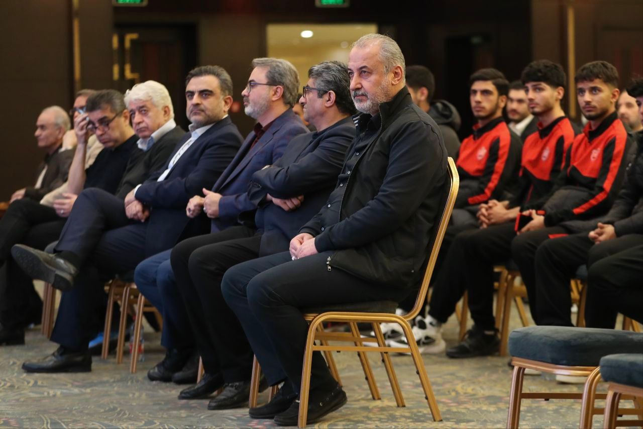 اطلاعیه عجیب سرخ‌پوشان؛ «پرسپولیس با ۱۰۰ هزار تومان واگذار شد، نامه‌کتبی هم نداریم!»